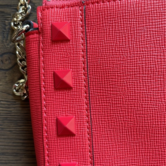 GUESS PURSE - Picture 4 of 10